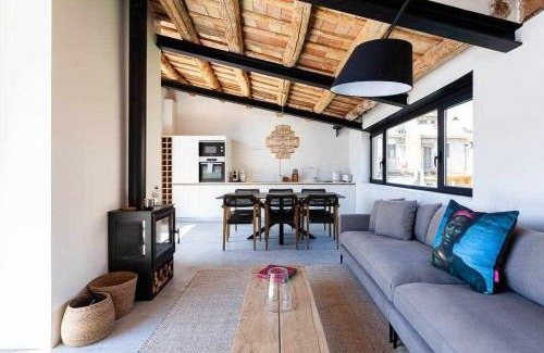 Old Town Apartamento | Velo Vern 3- Luxury penthouse w views of city wall