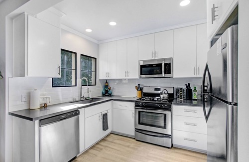 Panorama City Casa | Velvet and Brass Cozy Four Bedroom Poolside & Hot Tub Retreat