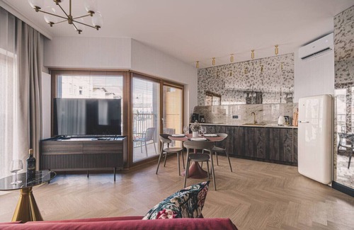 Bydgoszcz Apartamento | Velvet Tones Above the Old Town