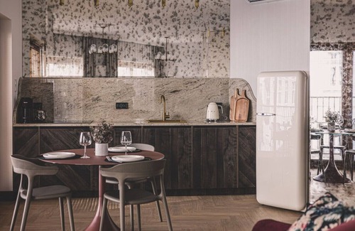 Bydgoszcz Apartamento | Velvet Tones Above the Old Town