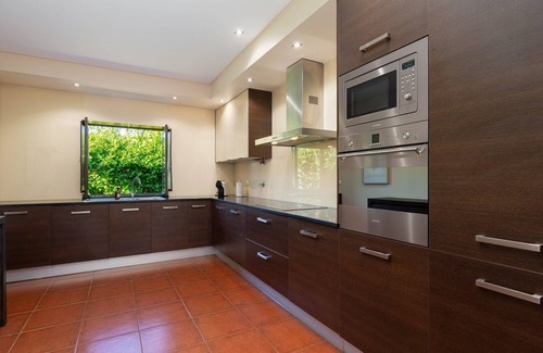 Caminha Casa | Venade Mountain House - Green Views, Pool & BBQ