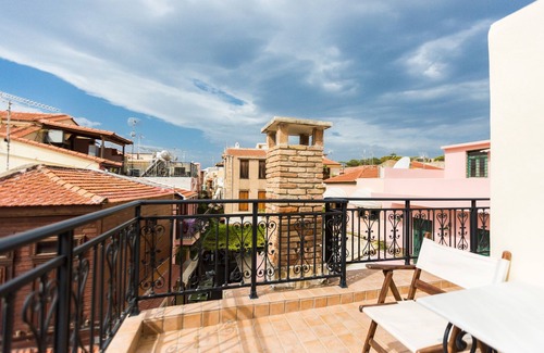 Old Town Rethymnon Casa | Venetian Rimondi Fountain Mansion. Built in 1626!