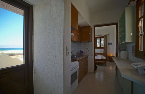 Naxos Villa | Villa de estilo veneciano con una majestuosa puesta de sol y vistas al mar Egeo. 200 metros de la playa
