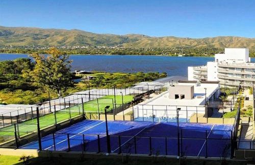 Villa Parque Siquiman Apartamento | Veneto Village - Vista al Lago - 10 minutos a Carlos Paz
