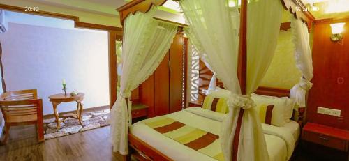 Alappuzha Hotel | Venezia Houseboats