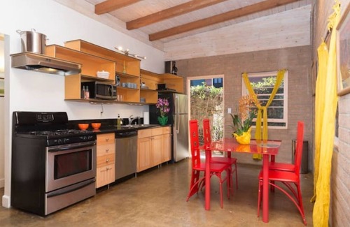 Downtown Los Angeles Casa | Venice Beach 2-Bed Eclectic House