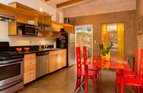 Downtown Los Angeles Casa | Venice Beach 2-Bed Eclectic House