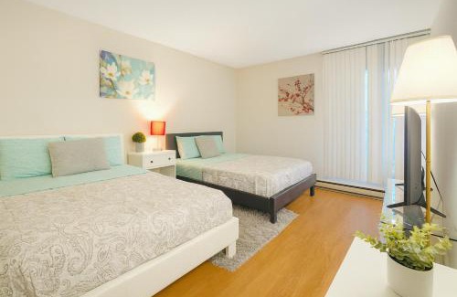 Marina del Rey Apartamento | Venice Breeze 2BR - Pool, Hot Tub, Gym - 6-min Walk to Beach