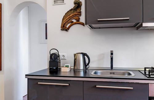 Dorsoduro Apartamento | Venice Guggenheim Apt by Wonderful Italy