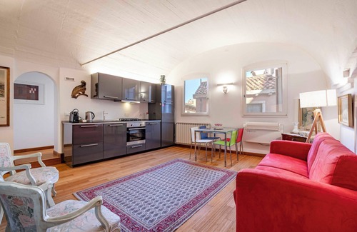 Dorsoduro Apartamento | Venice Guggenheim Apt by Wonderful Italy