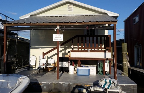 Venice Alquiler De Eote | Alquiler de casa flotante en Venecia + tarifa de limpieza de $ 75, y servicio de vigilancia de la costa. com