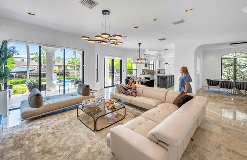 Colee Hammock Villa | Venice of America / Heated Pool / Canal View & Access / Isle Key / VlLLAS