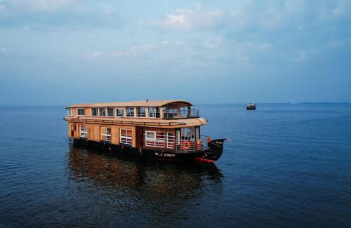 Alappuzha Hotel | Venice Premium Houseboats Alleppey