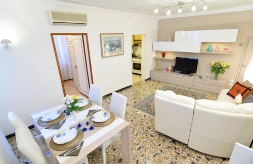 Castello Casa | Venicelife, large apartment with canal view 850 meters far from San Marco square