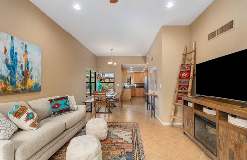 Tucson Condominio | Ventana Canyon 2 bd, 2 ba casita sleeps six. Catalina Mountain view from patio.
