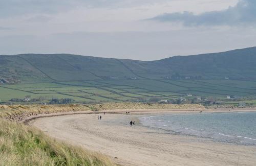Ventry Casa | Ventry Farm - The Parlour Cottage by Trident Holiday Homes