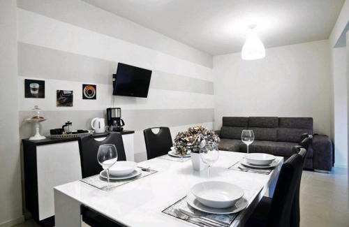 Lovere Old Town Apartamento | VENTUNO - Modern Apartment - Country & Lake
