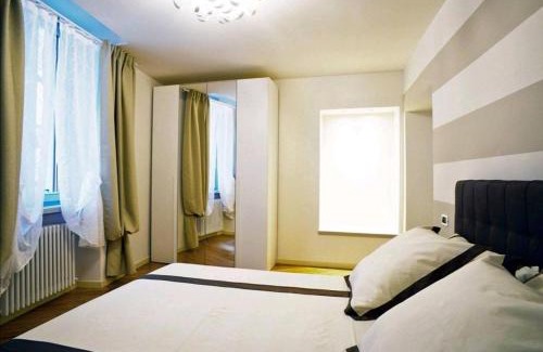 Lovere Old Town Apartamento | VENTUNO - Modern Apartment - Country & Lake