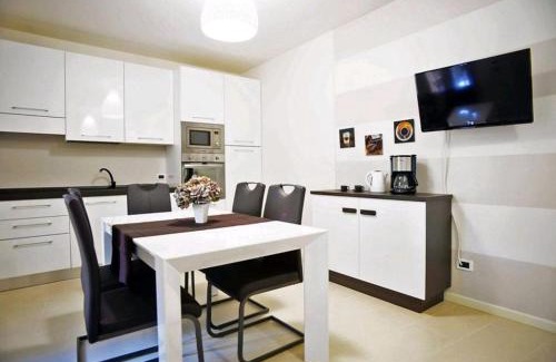 Lovere Old Town Apartamento | VENTUNO - Modern Apartment - Country & Lake