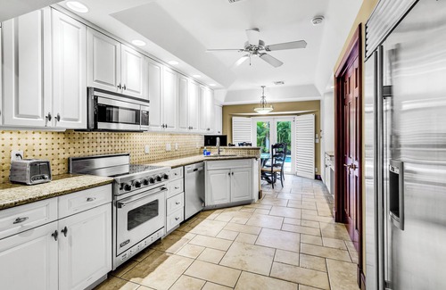 Birch Park Finger Streets Casa | Ventur Vintage - Beach House - Luxury Heated Pool