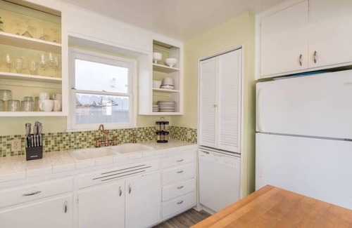 Pierpont Bay Casa | 3BD Ventura: Oceanfront Cottage Coastal Luxury