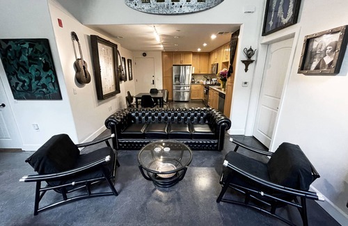 Ventura Condominio | Ventura Downtown Art Loft Style Condo