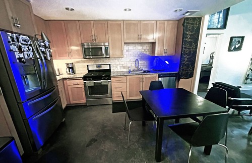 Ventura Condominio | Ventura Downtown Art Loft Style Condo