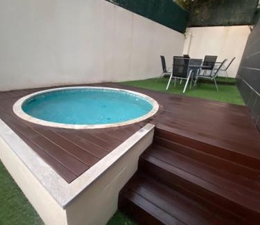 Velilla-Taramay Casa | Verde Esmeralda con parking gratis