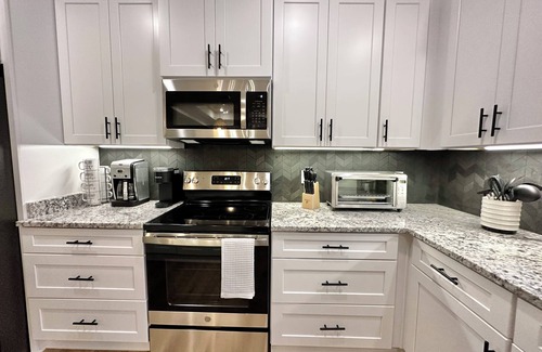 Tallahassee Casa | Verde Midtown Modern 4 bedroom 2 bath sleeps 8