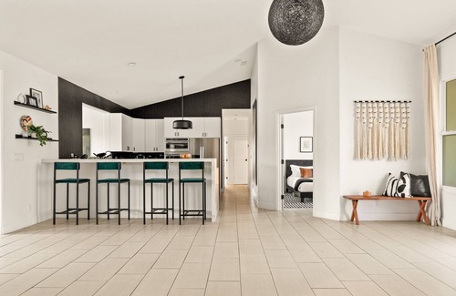 Desert Aire Casa | Verdent Luxury Villa - 11 bds - sleep 24- 14' infinity spa - pickle ball!