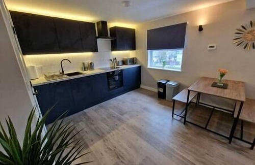 Plasnewydd Apartamento | Vere Room 3 - Double Room - En Suite - Close to City Centre