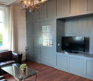 Groot-Ammers Casa | Vernieuwd luxe voorhuis - naast de molens