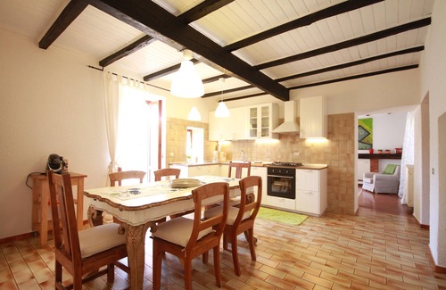 Viconago Casa | Casa Veronica y mariquita para 10 personas con piscina.