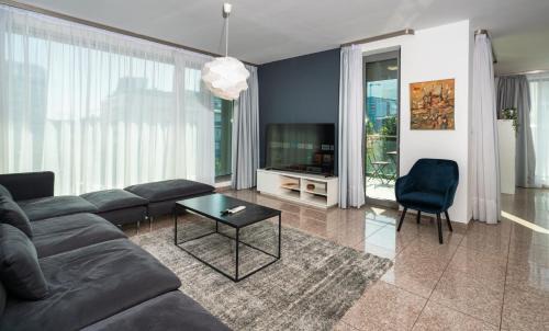 Vitosha District Apartamento | Vertigo Modern 2-Bedroom Apartment with Parking & Vitosha View