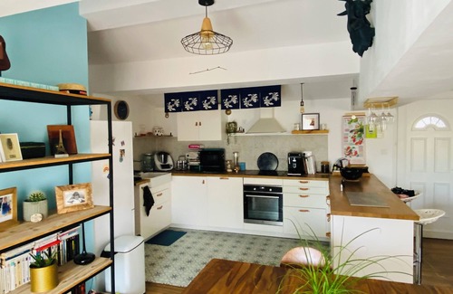 La Crau Apartamento | Very atypical downtown apartment. Old oil mill!