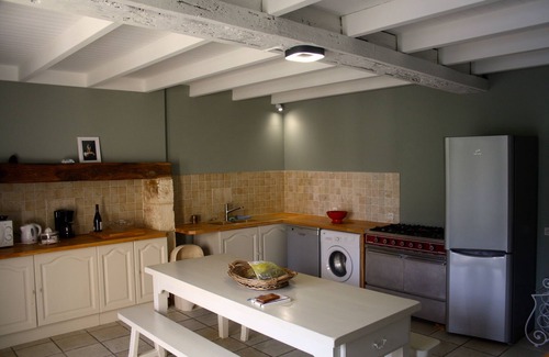 Montrem Otro | Muy bonita casa de campo con piscina grande y jacuzzi. 5 habitaciones