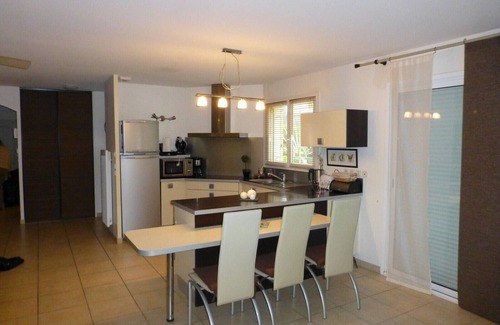 Les Cluses Villa | Muy bonita villa arbolada, piscina climatizada, vistas impresionantes - 8/10 personas