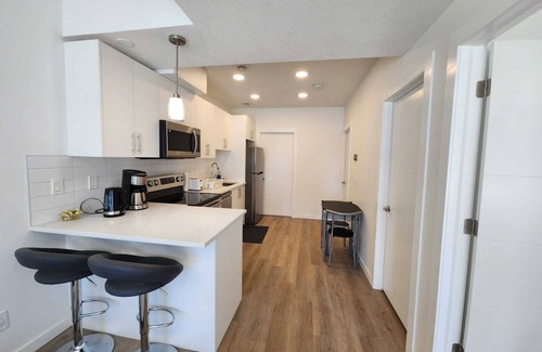 Cochrane Casa | Very bright walkout basement Close to Mountains