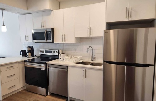 Cochrane Casa | Very bright walkout basement Close to Mountains