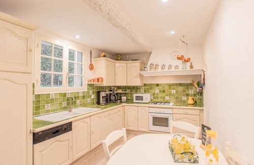 Salernes Villa | Very child-friendly villa with fenced pool and grass garden