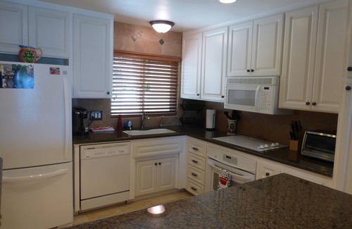 Solana Beach Condominio | Muy limpio condominio frente al mar con Wi-Fi! ¡Vacaciones de 5 estrellas!