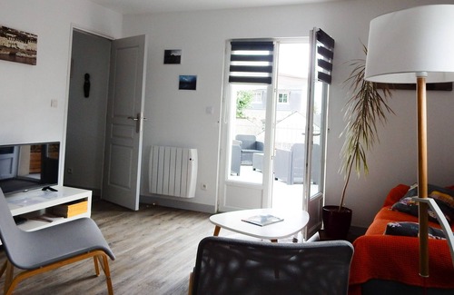 Montreuil-sur-Maine Casa | Muy cómoda casa de campo confortable en el corazón de un pueblo cerca de Mayenne.