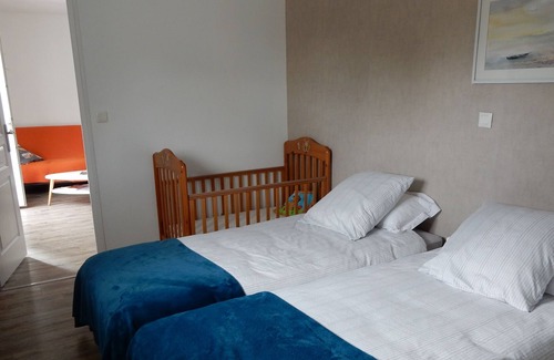 Montreuil-sur-Maine Casa | Muy cómoda casa de campo confortable en el corazón de un pueblo cerca de Mayenne.