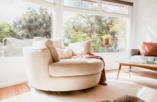 Belmont Casa | Very Cool Mid Century, Pet Friendly Urban Oasis