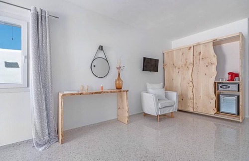 Glastros Apartamento | Very elegant suite for 2 people, with jacuzzi and