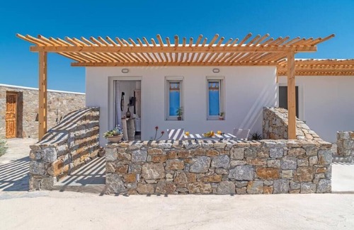 Glastros Apartamento | Very elegant suite for 2 people, with jacuzzi and