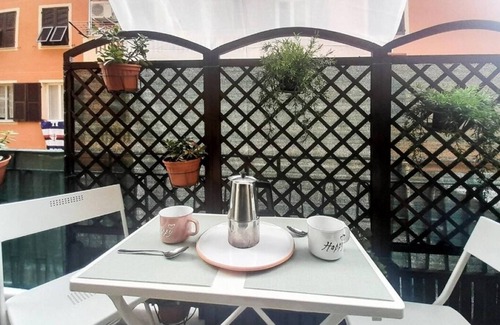 Genoa Apartamento | Very large 170m2 1.5 bathrooms with Hammam Up to 10 guests Private parking