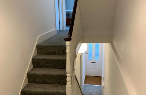 Vauxhall Casa | Very Large and Splendid Terrace House in London