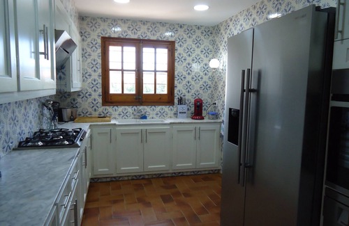 L'Escala Villa | Casa muy grande a 150 metros de la playa y tiendas.