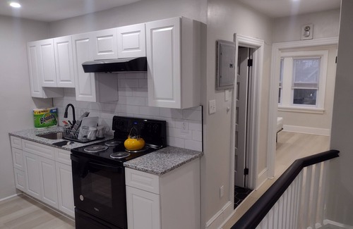 Overbrook Apartamento | Very Large Studio with Easy Access to Center City and Outdoor access